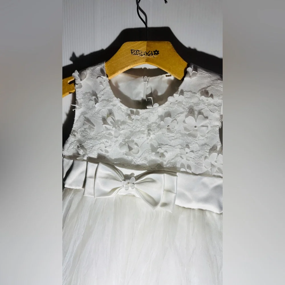 Flower girl White Lace  Dress - Picture 3 of 8
